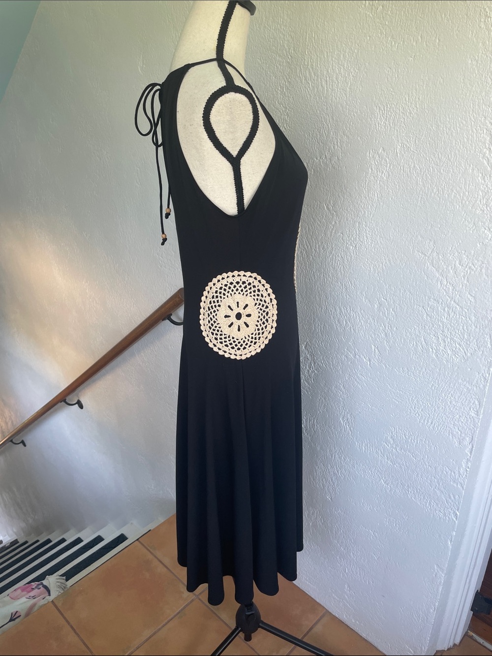 Vintage Maggie L Black Halter Dress with Cream Crochet Accents Size 10 - Picture 7 of 7
